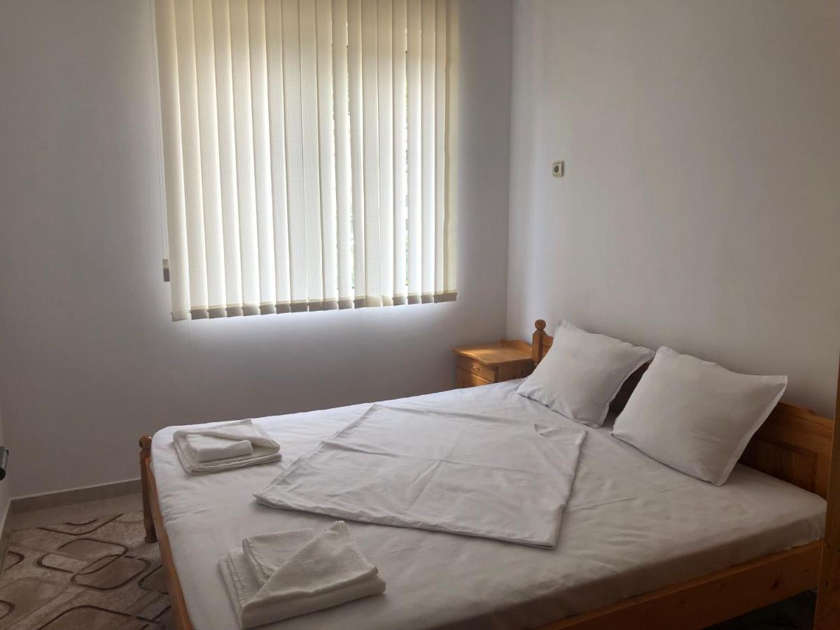 Guest House Vientes Девин Екстериор снимка